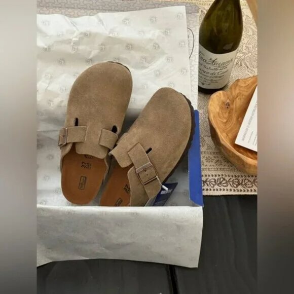 NEWWomen's Taupe Suede Birkenstock Boston Shoes